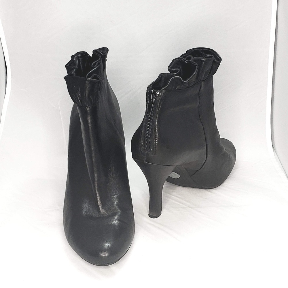 Me Too JuJu Ankle Boots Leather Size 9